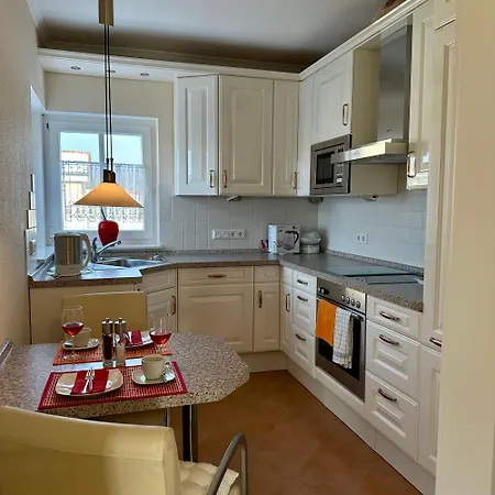 Апартаменты Gemuetliches Mit Ausblick Naehe Klinikum *