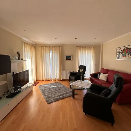 Appartement Aufwachen Mit Ausblick, In Oldenburg, 2 Balkone & Parkplatz, Naehe Zu Klinikum & Ewe Oldenburg